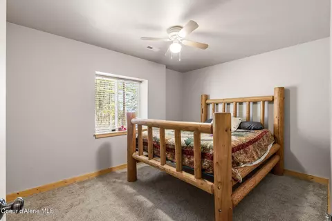 Bedroom - 5840 Sagle Rd, Sagle, ID 83860 photo 6 of 7