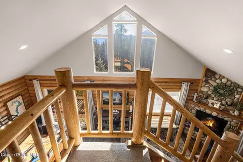 Entry Way - 5840 Sagle Rd, Sagle, ID 83860 photo 2 of 3
