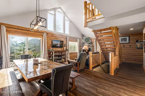 Dining - 5840 Sagle Rd, Sagle, ID 83860 photo 2 of 2