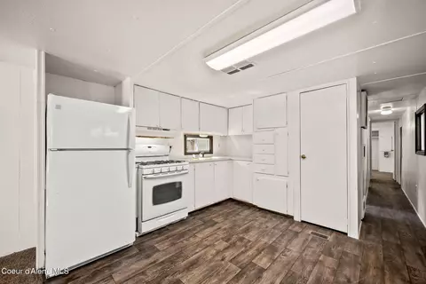Kitchen - 153 Burke Rd, Wallace, ID 83873 photo 1 of 2