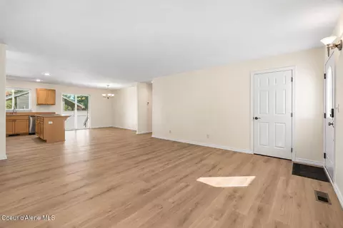 Living - 414 Louis Ln, Sandpoint, ID 83864 photo 3 of 3