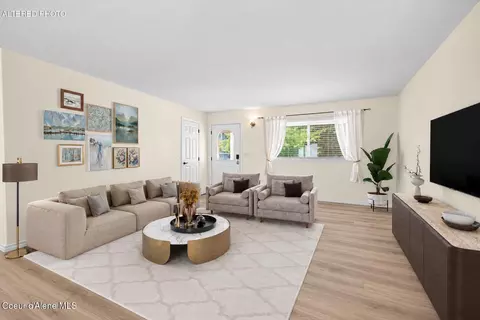 Living - 414 Louis Ln, Sandpoint, ID 83864 photo 1 of 3