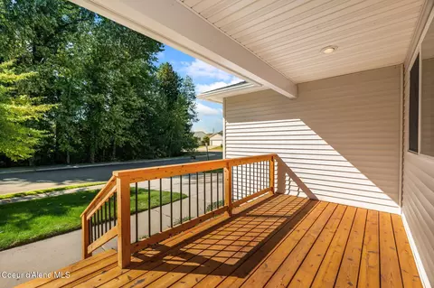 Exterior - 414 Louis Ln, Sandpoint, ID 83864 photo 4 of 6