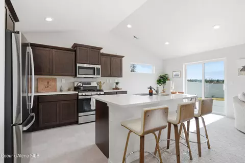Kitchen - 16161 N Hadley Loop, Rathdrum, ID 83858 photo 1 of 4