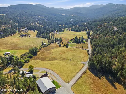 Nka S Carpenter Loop, Post Falls, ID 83854 photo 2