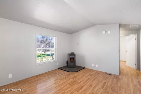 Living - 8581 N Angelica Ln, Post Falls, ID 83854 photo 2 of 3