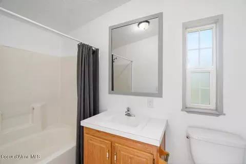 Bath - 8581 N Angelica Ln, Post Falls, ID 83854 photo 1 of 2