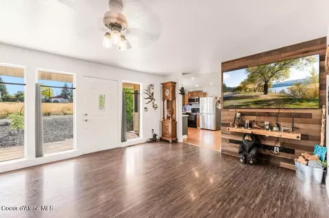 Living - 851 A St, Plummer, ID 83851 photo 1 of 2