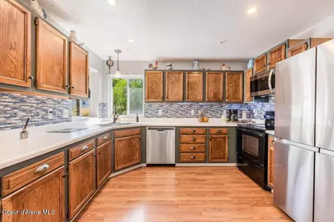 Kitchen - 851 A St, Plummer, ID 83851 photo 2 of 3