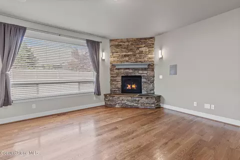 Living - 755 N Coles Loop, Post Falls, ID 83854 photo 6 of 10
