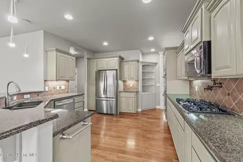 Kitchen - 755 N Coles Loop, Post Falls, ID 83854 photo 1 of 3