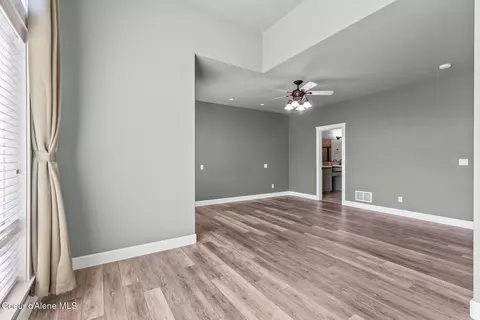 Living - 755 N Coles Loop, Post Falls, ID 83854 photo 9 of 10