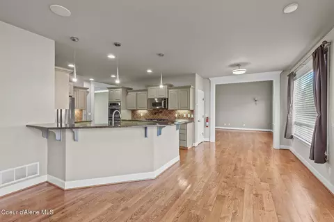 Living - 755 N Coles Loop, Post Falls, ID 83854 photo 7 of 10