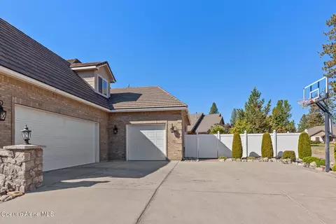 Exterior - 755 N Coles Loop, Post Falls, ID 83854 photo 6 of 11