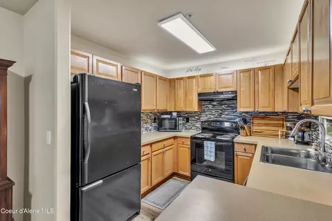 Kitchen - 322 N Promenade Loop #108, Post Falls, ID 83854 photo 4 of 5