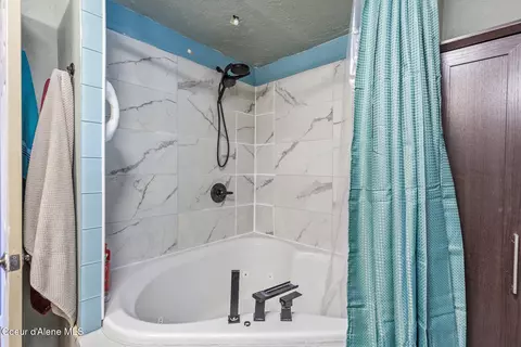 Bath - 305 E 15th Ave, Post Falls, ID 83854 photo 2 of 2