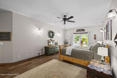 Bedroom - 27035 N Jacka Loop, Athol, ID 83801 photo 2 of 4