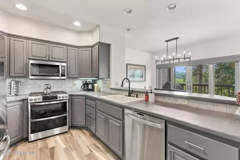 Kitchen - 27 The Glades 2c, Sandpoint, ID 83864 photo 5 of 5