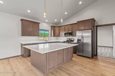 Kitchen - 26893 Asulkan St, Athol, ID 83801 photo 1 of 2