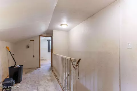 Entry Way - 621 Teddy Ave, Kellogg, ID 83837 photo 2 of 2