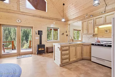 Kitchen - 195 Twilight Ln, Sandpoint, ID 83864 photo 3 of 3