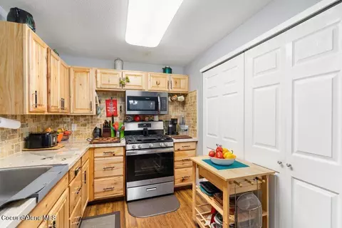 Kitchen - 1904 E 3rd Ave, Post Falls, ID 83854 photo 2 of 2