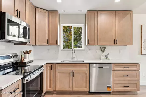 Kitchen - 368 Old Diamond Mill Loop Rd, Oldtown, ID 83822 photo 4 of 4