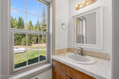 Bath - 130 Cable Dr, Sagle, ID 83860 photo 1 of 5