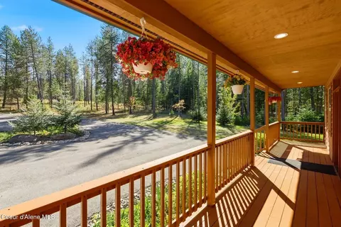 Exterior - 130 Cable Dr, Sagle, ID 83860 photo 9 of 13
