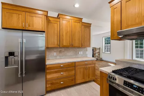 Kitchen - 130 Cable Dr, Sagle, ID 83860 photo 3 of 4