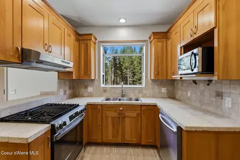Kitchen - 130 Cable Dr, Sagle, ID 83860 photo 2 of 4