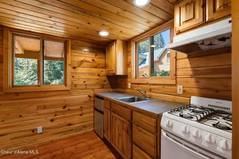 Kitchen - 130 Cable Dr, Sagle, ID 83860 photo 4 of 4