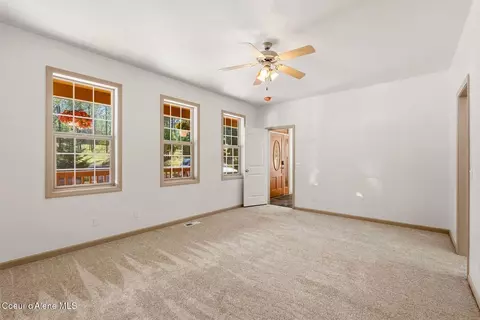 Living - 130 Cable Dr, Sagle, ID 83860 photo 5 of 6
