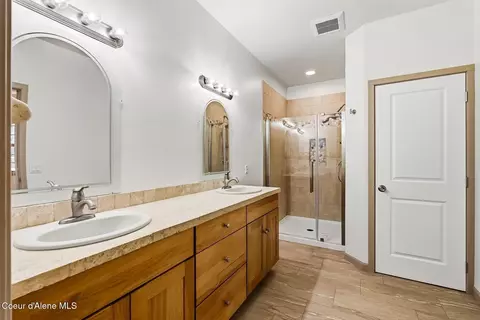 Bath - 130 Cable Dr, Sagle, ID 83860 photo 2 of 5