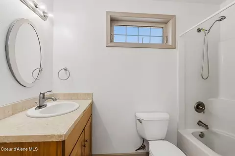Bath - 130 Cable Dr, Sagle, ID 83860 photo 4 of 5