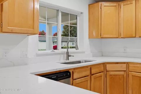 Kitchen - 1816 W Bounty Loop, Hayden, ID 83835 photo 3 of 3