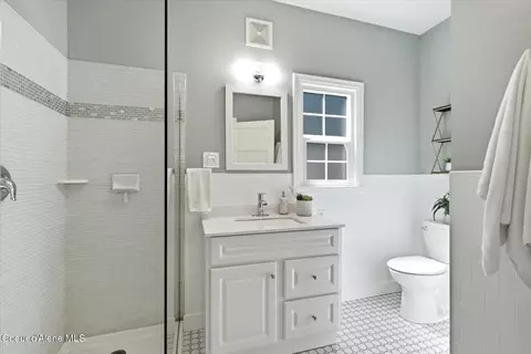 Bath - 602 Second St, Kellogg, ID 83837 photo 1 of 3