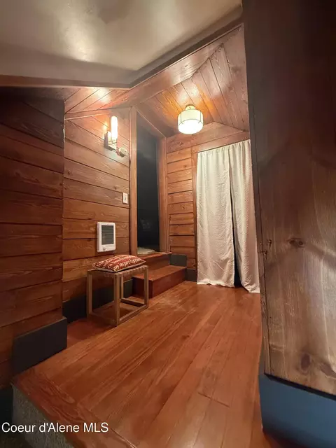 Entry Way - 119 Pine St, Wallace, ID 83873 photo 4 of 4