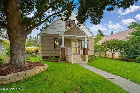 1724 W Cleveland Ave, Spokane, WA 99205
