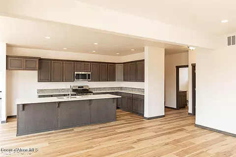Kitchen - 4449 E Savea Ln, Post Falls, ID 83854 photo 2 of 3