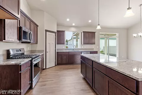 Kitchen - 4500 E Davin Dr, Post Falls, ID 83854 photo 3 of 3