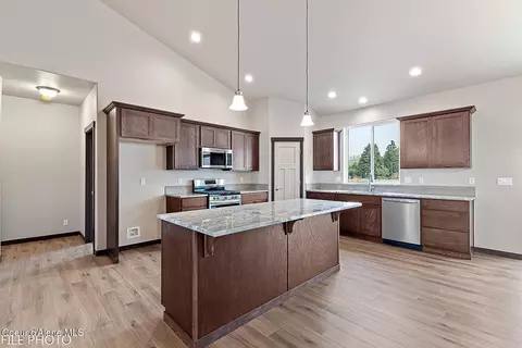 Kitchen - 4500 E Davin Dr, Post Falls, ID 83854 photo 2 of 3