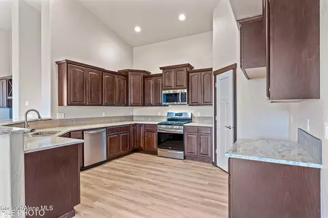 Kitchen - 4452 E Davin Dr, Post Falls, ID 83854 photo 2 of 2