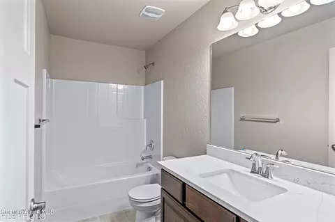 Bath - 4452 E Davin Dr, Post Falls, ID 83854 photo 5 of 5