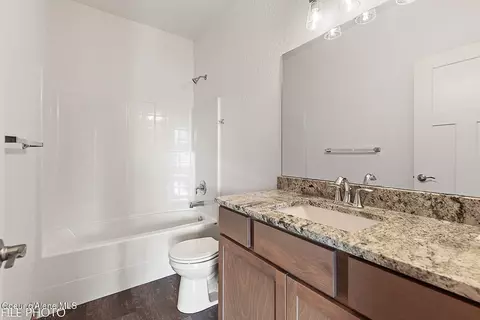 Bath - 4425 E Davin Dr, Post Falls, ID 83854 photo 1 of 3