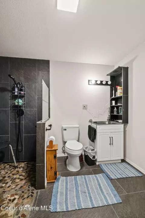 Bath - 9219 E Son Shine Way, Athol, ID 83801 photo 5 of 5