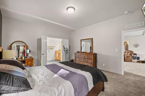 Bedroom - 9219 E Son Shine Way, Athol, ID 83801 photo 2 of 6