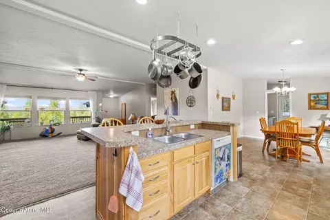 Kitchen - 9219 E Son Shine Way, Athol, ID 83801 photo 3 of 6