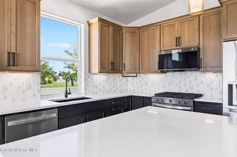 Kitchen - 1067 E Percival Ave, Post Falls, ID 83854 photo 4 of 4
