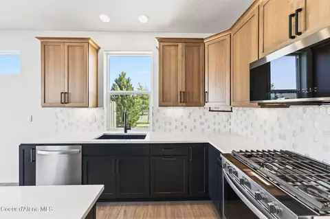 Kitchen - 1067 E Percival Ave, Post Falls, ID 83854 photo 3 of 4